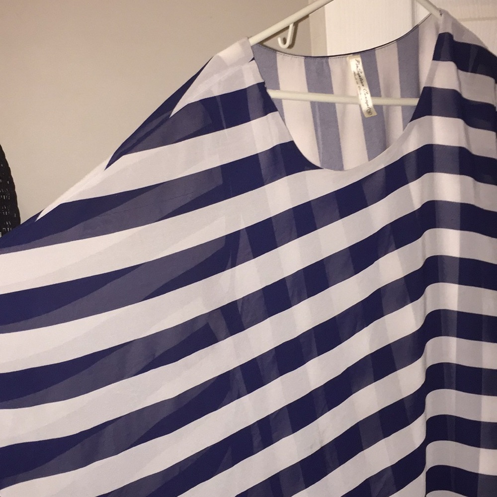 Beautiful flowing blouse